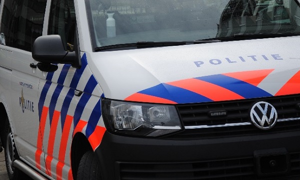 Achtervolgde automobilist vlucht in Bijdorp te voet; tevergeefs