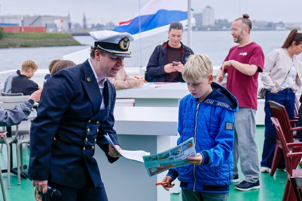 Op zoek naar bedrijven, boten en een zeehond
