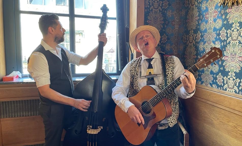 Schiedam heeft nu zijn nieuwe 'jeneverlied'