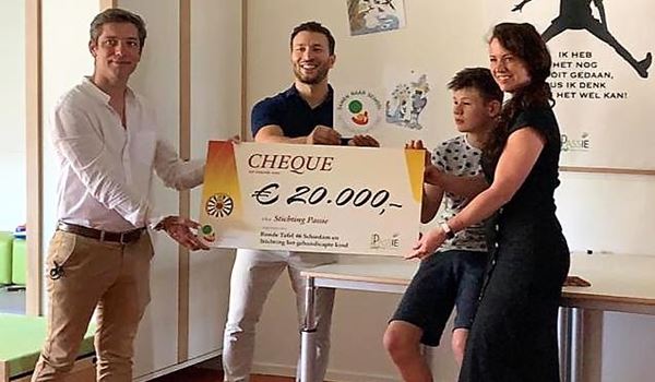 Ronde Tafel Schiedam doneert 20.000 euro aan Stichting Passie