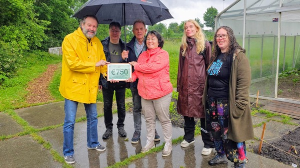 €750 voor Stadstuinieren Voedselbank 