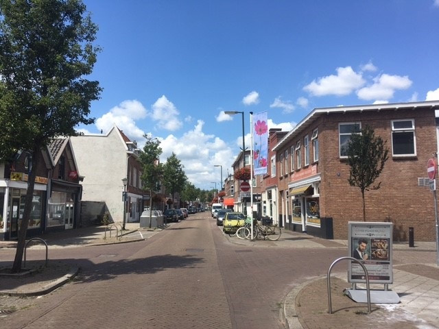Onthulling van door Oekraïense vrouwen gemaakte tegels