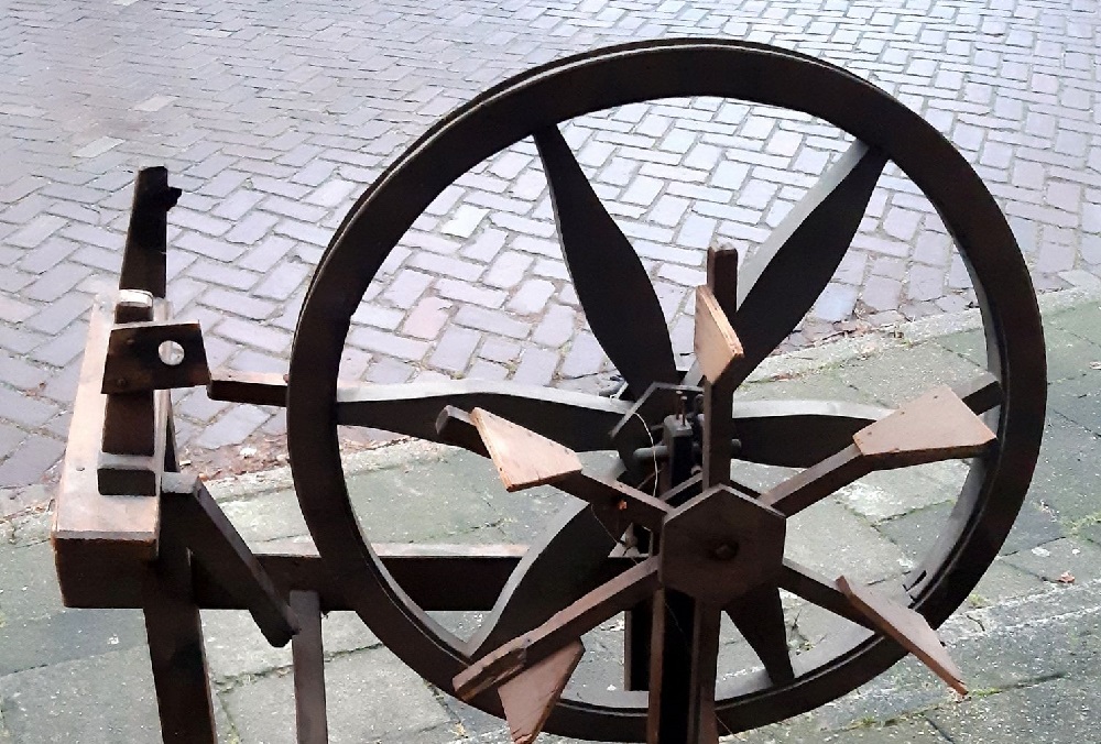 Schiedamse verzetsstrijder Bernard IJzerdraat maakte dit spinnewiel