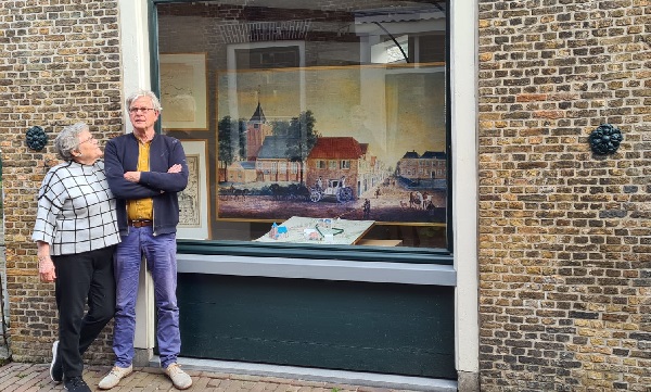 De pastorie in de etalage bij Anja en Rikkert