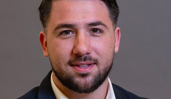 Wethouder Cemil Kahramanoğlu sluit aan bij ZOOFF-projectweek