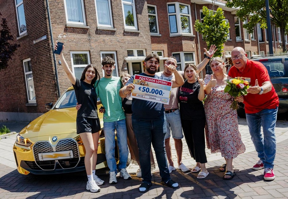 Inwoners Schiedam winnen samen 175.000 euro bij de Postcode Loterij
