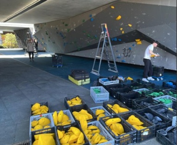 Nieuwe klimroute en gratis clinics op boulderwand Schieveste