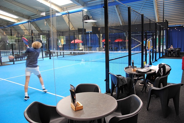 Tot en met zondag gratis padel en tennis kijken in Schiedam Noord