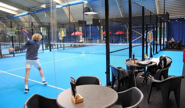 Tot en met zondag gratis padel en tennis kijken in Schiedam Noord