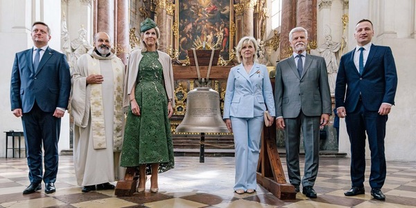 Huisman Kranen neemt deel aan staatsbezoek Tsjechië