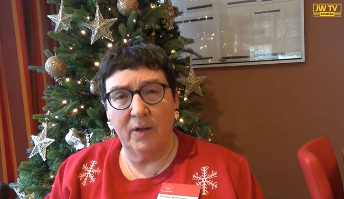 Straatpastor vertelt JW het kerstverhaal volgens de herbergier