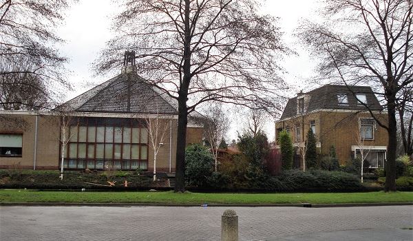 Kerkganger die journalist belaagt, is veroordeeld tot taakstraf en schadevergoeding