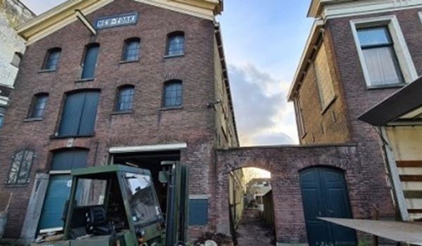 Verbouwen van pakhuis tot tien appartementen