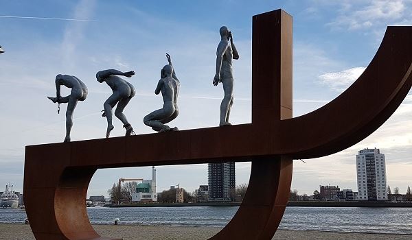 Kritiek op geheimzinnigheid over presentatie over apartheid