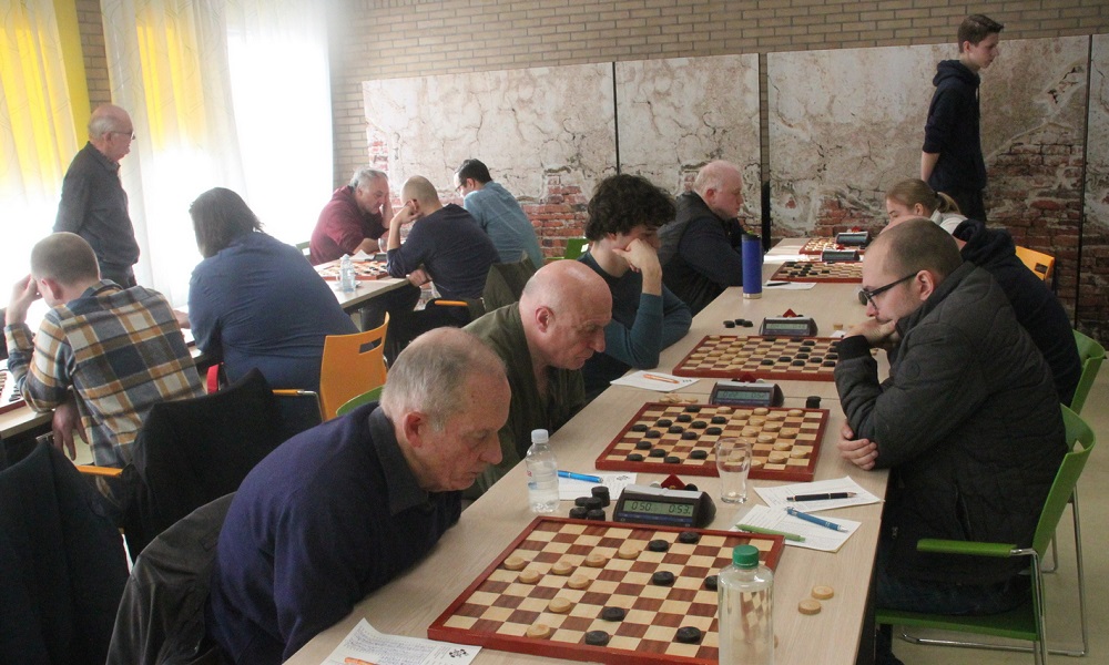 Schiedamse dammers winnen in Drenthe met grote cijfers