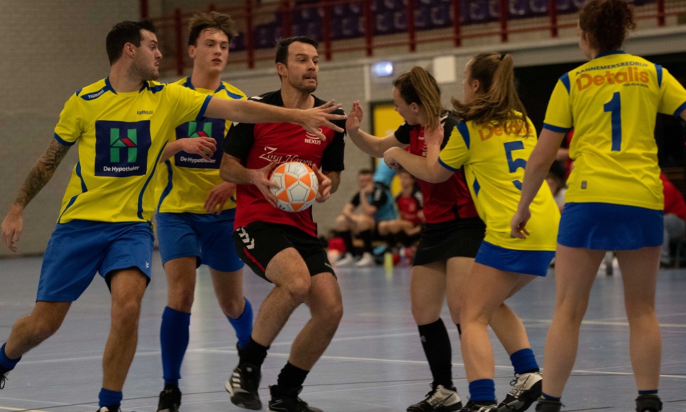 Nexus wint van taaie rode lantaarndrager Korbatjo 