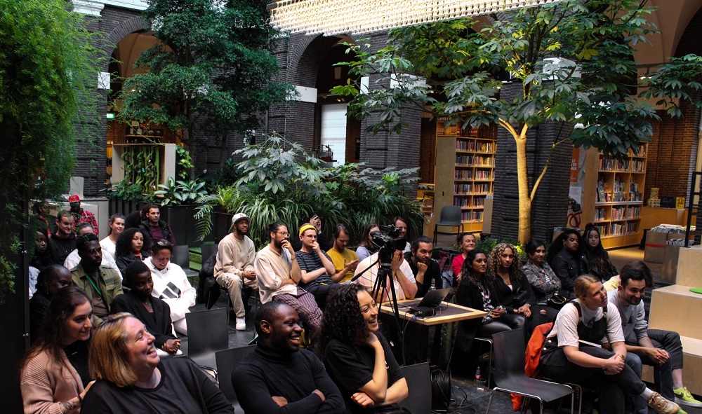 Taaltalenten gaan de strijd aan in de Korenbeurs