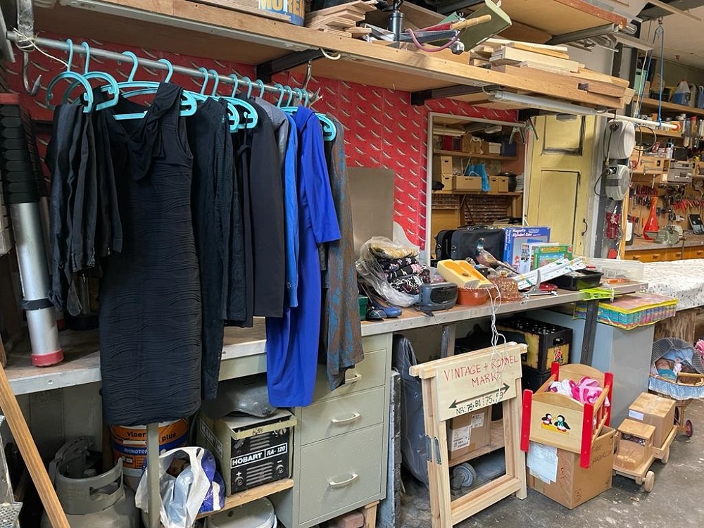 Vandaag garage-sale op vijf adressen aan Lange Haven