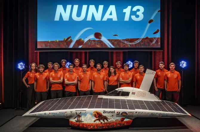 Henk en Lucas Rotterdam /Schiedam onthullen zonneauto Nuna 13