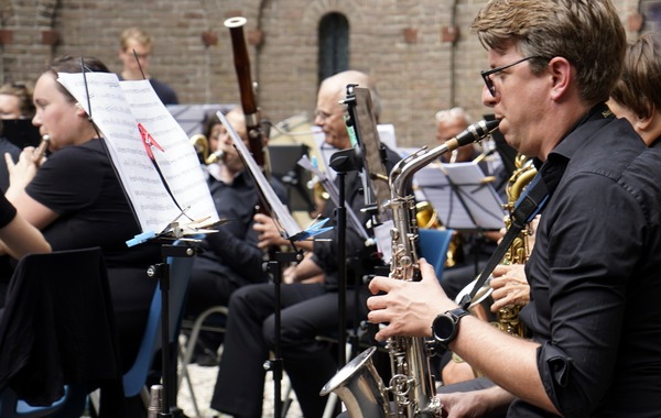 Muziek bij de monumenten