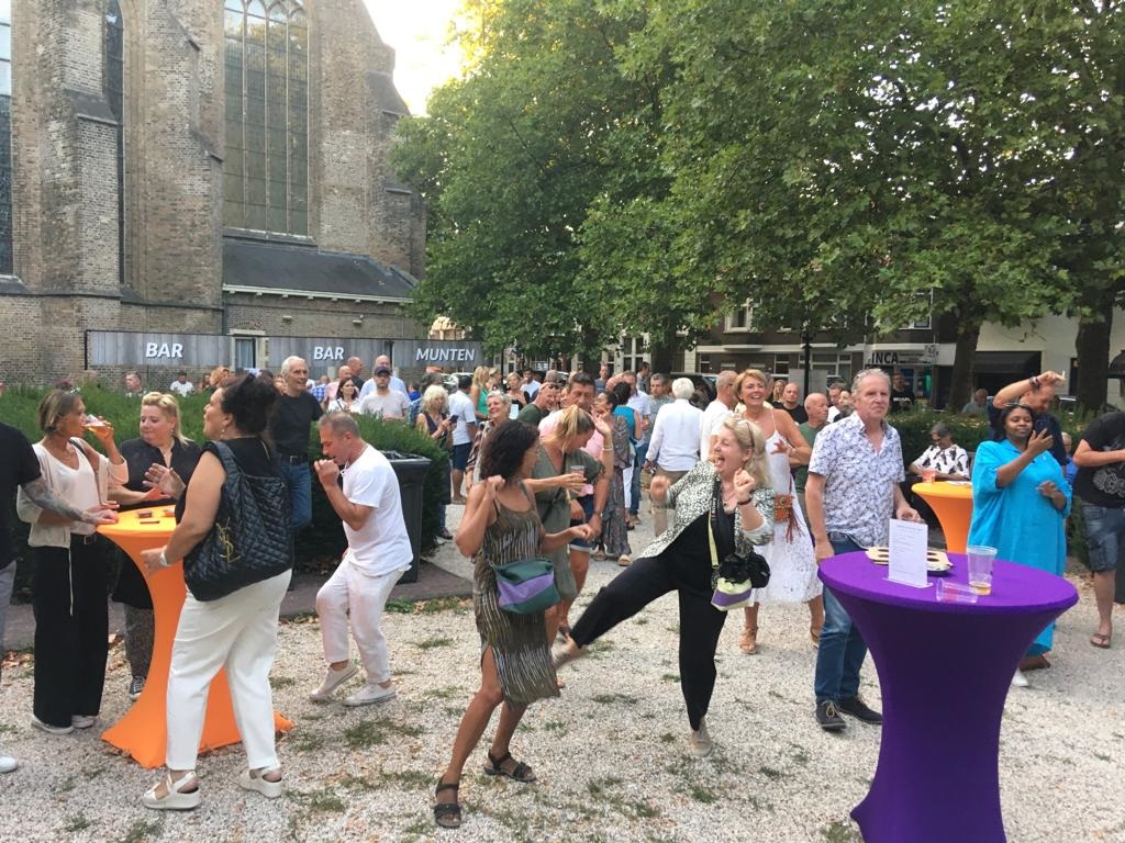 'Sunday in the City' met The Roustabouts 