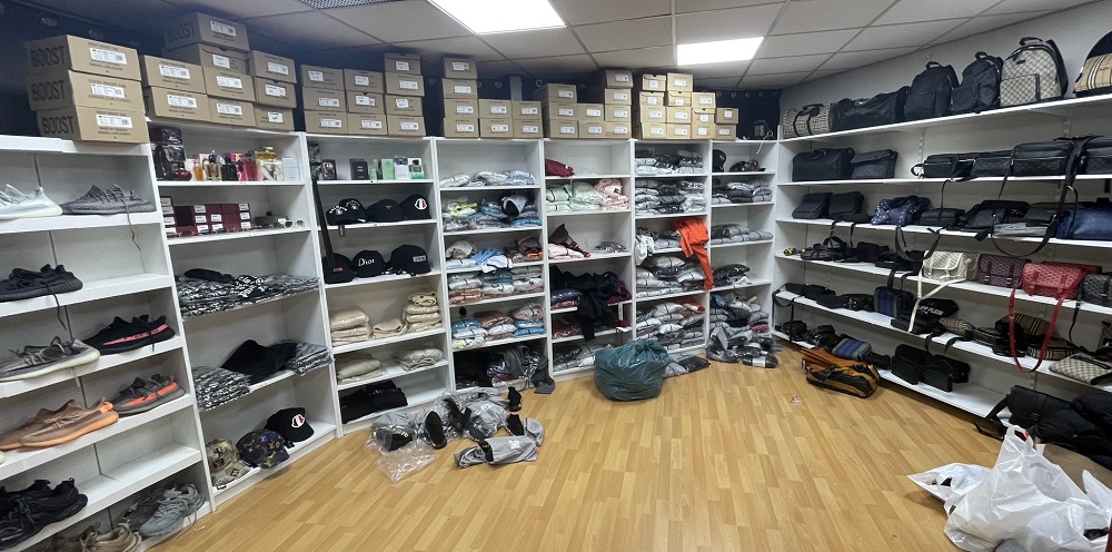 1500 nepmerkartikelen in beslag genomen