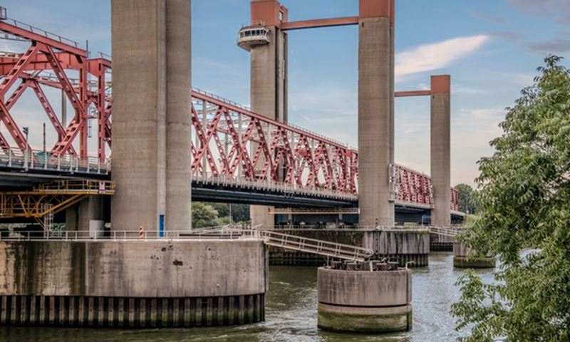 Spijkenisserbrug zondag 1 december open voor verkeer 