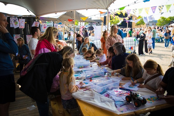 Around Town een bruisende week vol cultuur, smaak en muziek 