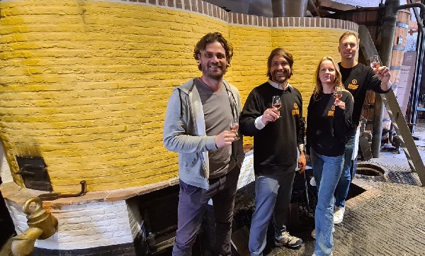IDDF-team toost in Jenevermuseum op een mooie festivalweek