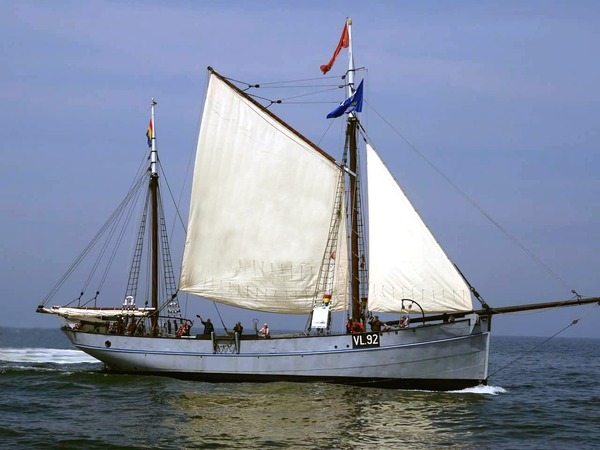 Historische vlootschouw viert 750 jaar stadsrechten Schiedam