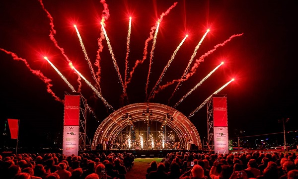 Schiedams vuurwerk in Rotterdam