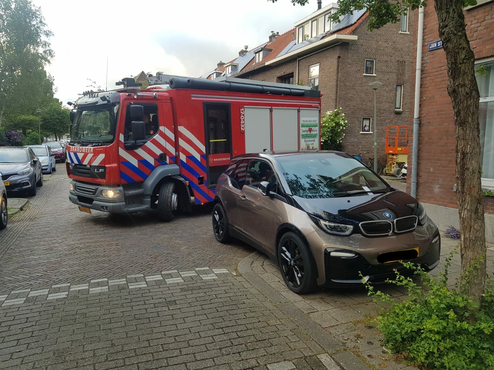 Auto parkeren? Geef hulpdiensten de ruimte!