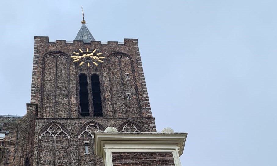 Onder meer carillonconcert Grote Kerk om stil te staan bij één jaar oorlog