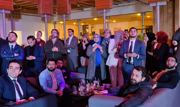 VVD op 6 zetels, DENK op 5 (+1) en GroenLinks op 4 (+1)