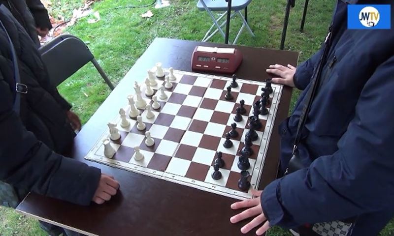 Gratis schaakles op het Wibautplein