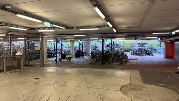 'Blijf met je poten van andermans spullen!'