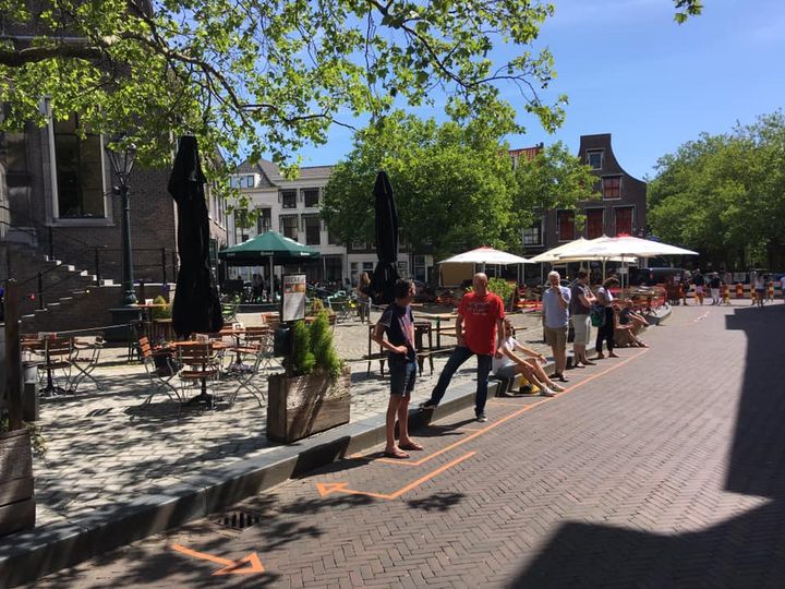 Terrassen van de horeca mogen de dag na Koningsdag weer open