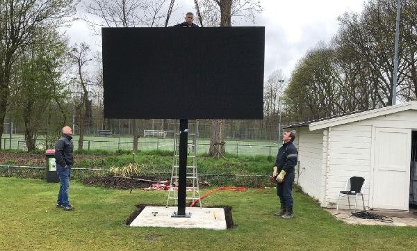 Nieuw scorebord geplaatst bij Excelsior'20 Cricket