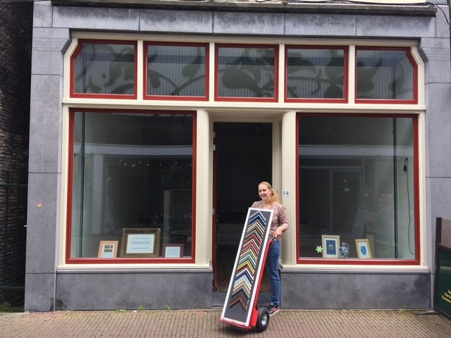 Lijstenatelier in winkel op Hoogstraat