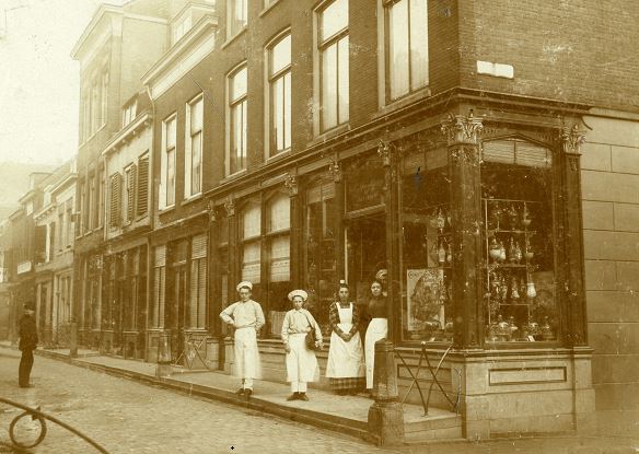 Winkeliers vormen de spil van het sociale leven in Schiedam