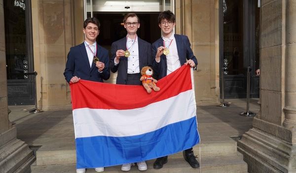 Schiedamse scholier pakt met zijn team goud op Science Olympiade