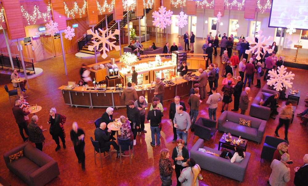 JW sprak op receptie gemeente met raadsleden, wethouders en burgers 