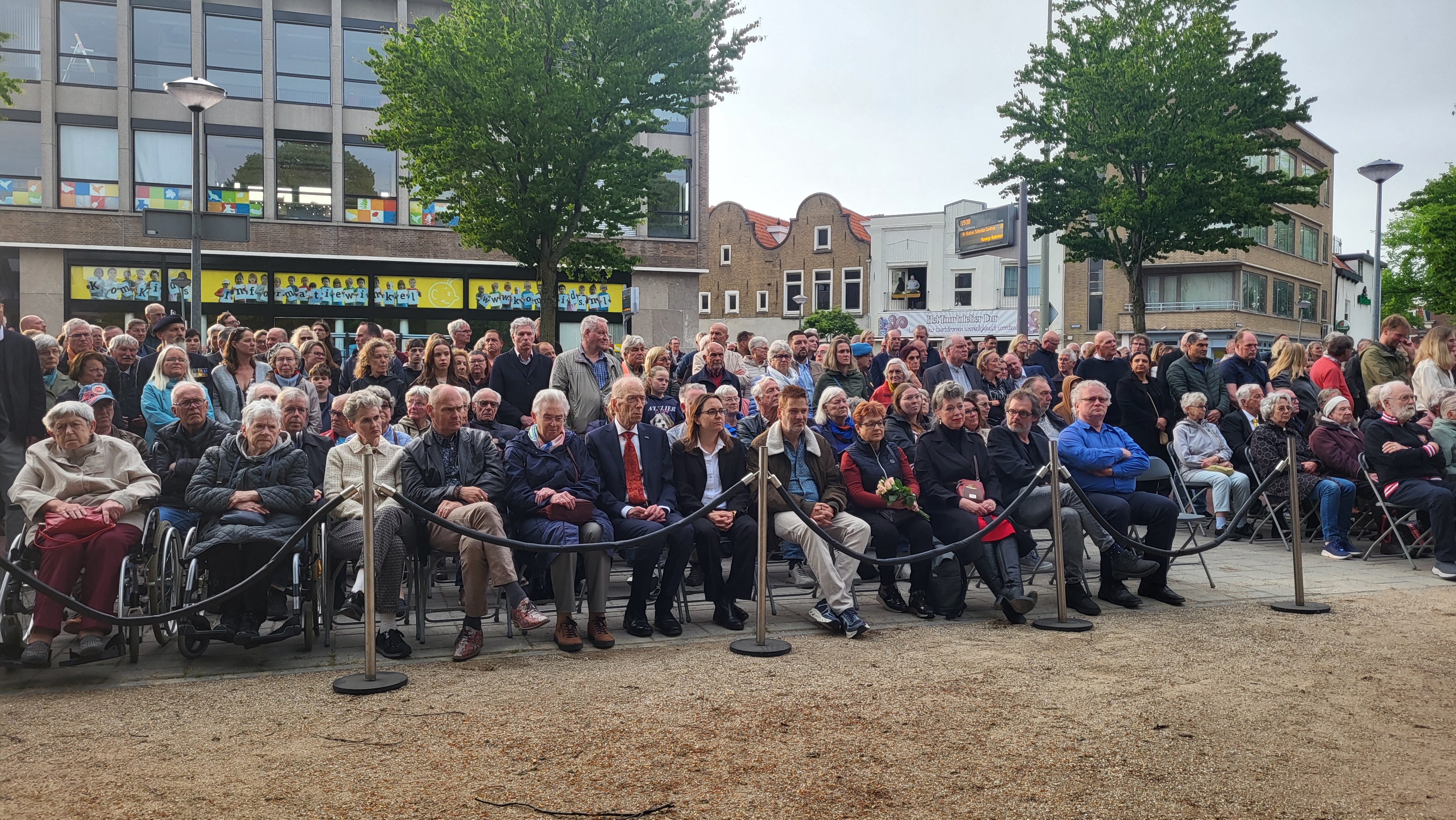 Veel belangstelling herdenking oorlogslachtoffers Plantage