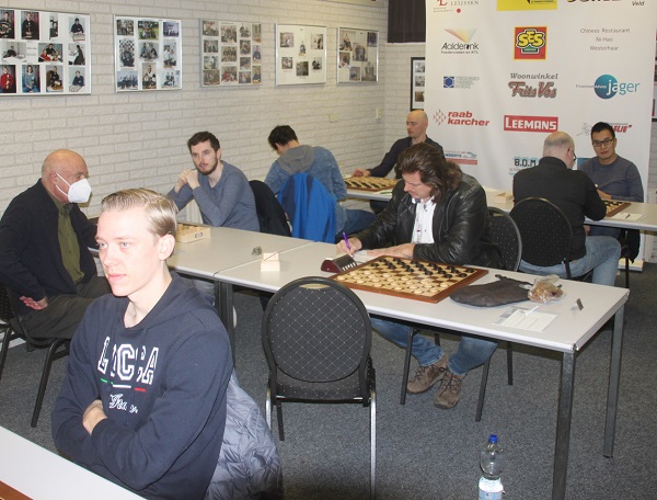 Dammers gaan fluitend aan leiding in Ereklasse