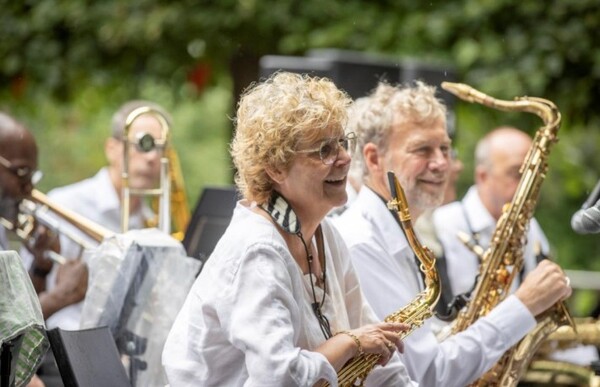 Cultuur Borrelt (weer) in het Schiedamse Julianapark