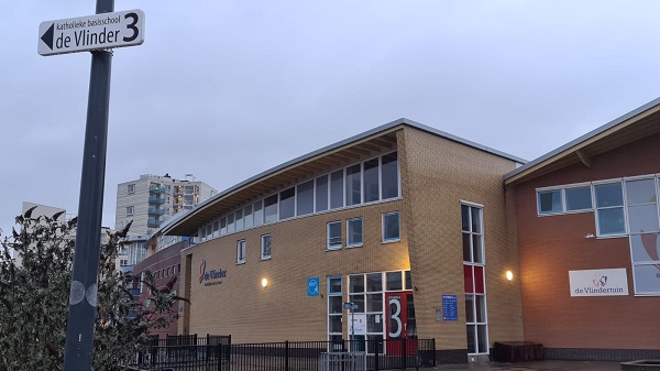 Zes van de twaalf groepen van basisschool de Vlinder zijn in quarantaine