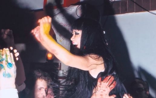 Kunstenaar Yayoi Kusama schudt Nederlandse clubleven op in sixties