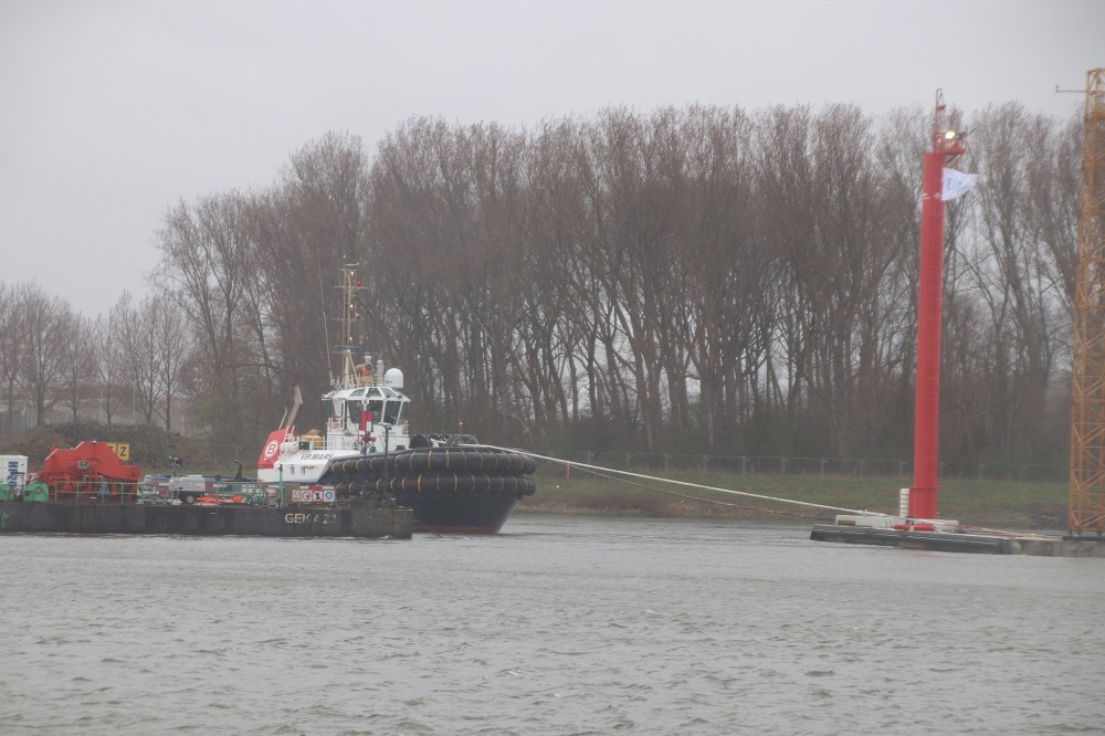 Nieuwe Waterweg weer open voor de scheepvaart  