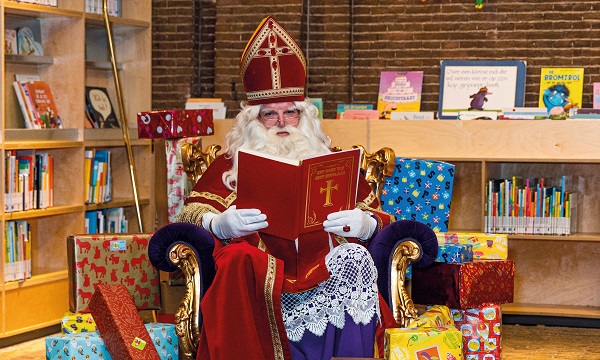 Korenbeurs omgetoverd tot Sinterklaaspaleis