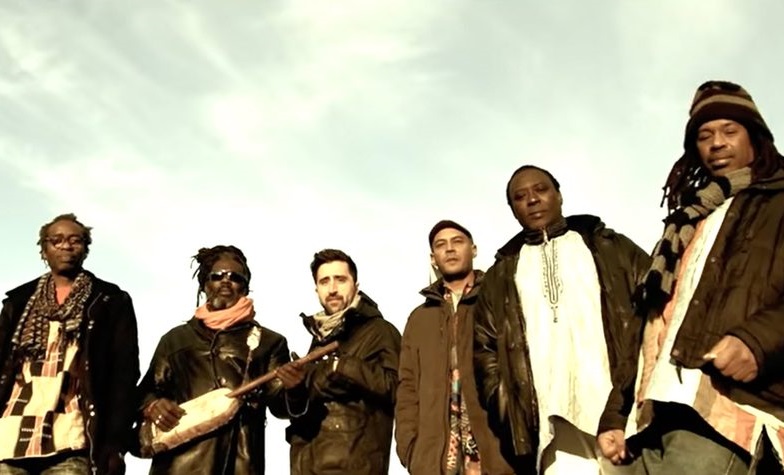 Opening tentoonstelling 'Ties' met dansduet en Afrikaanse livemuziek